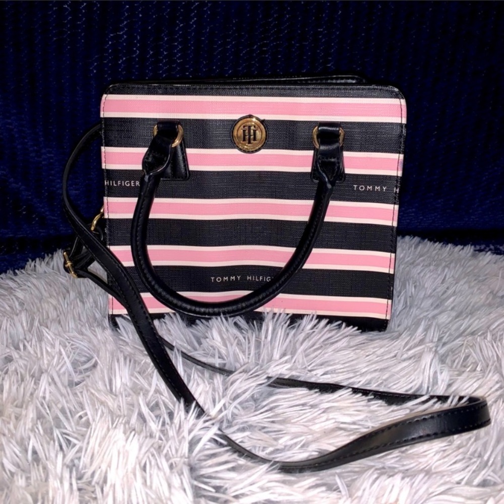 Tommy purse!!